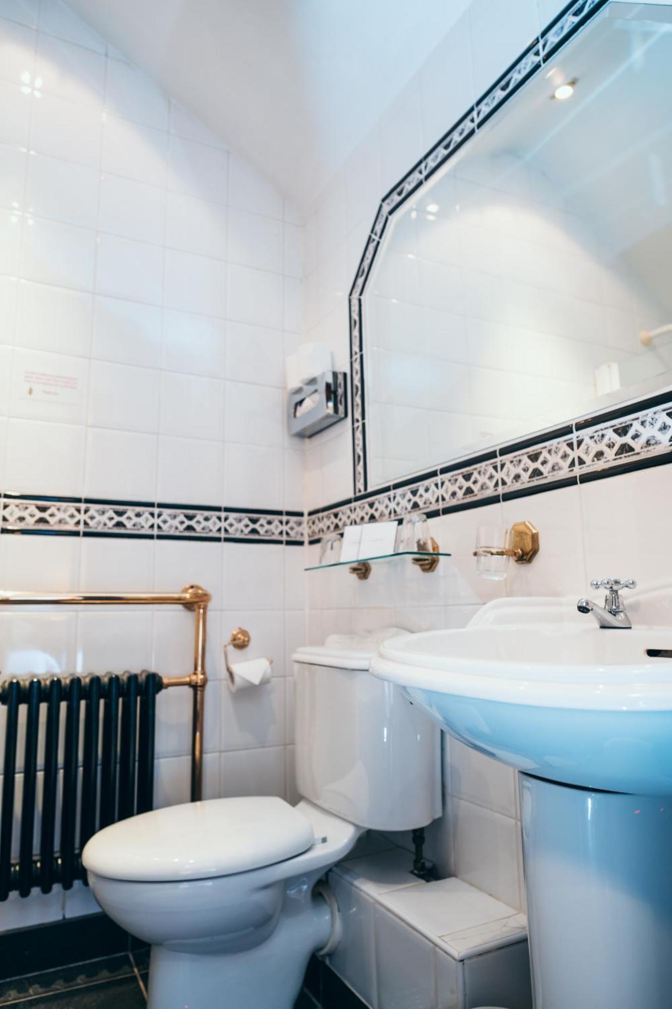 Double Room,1689828551:JPEG
